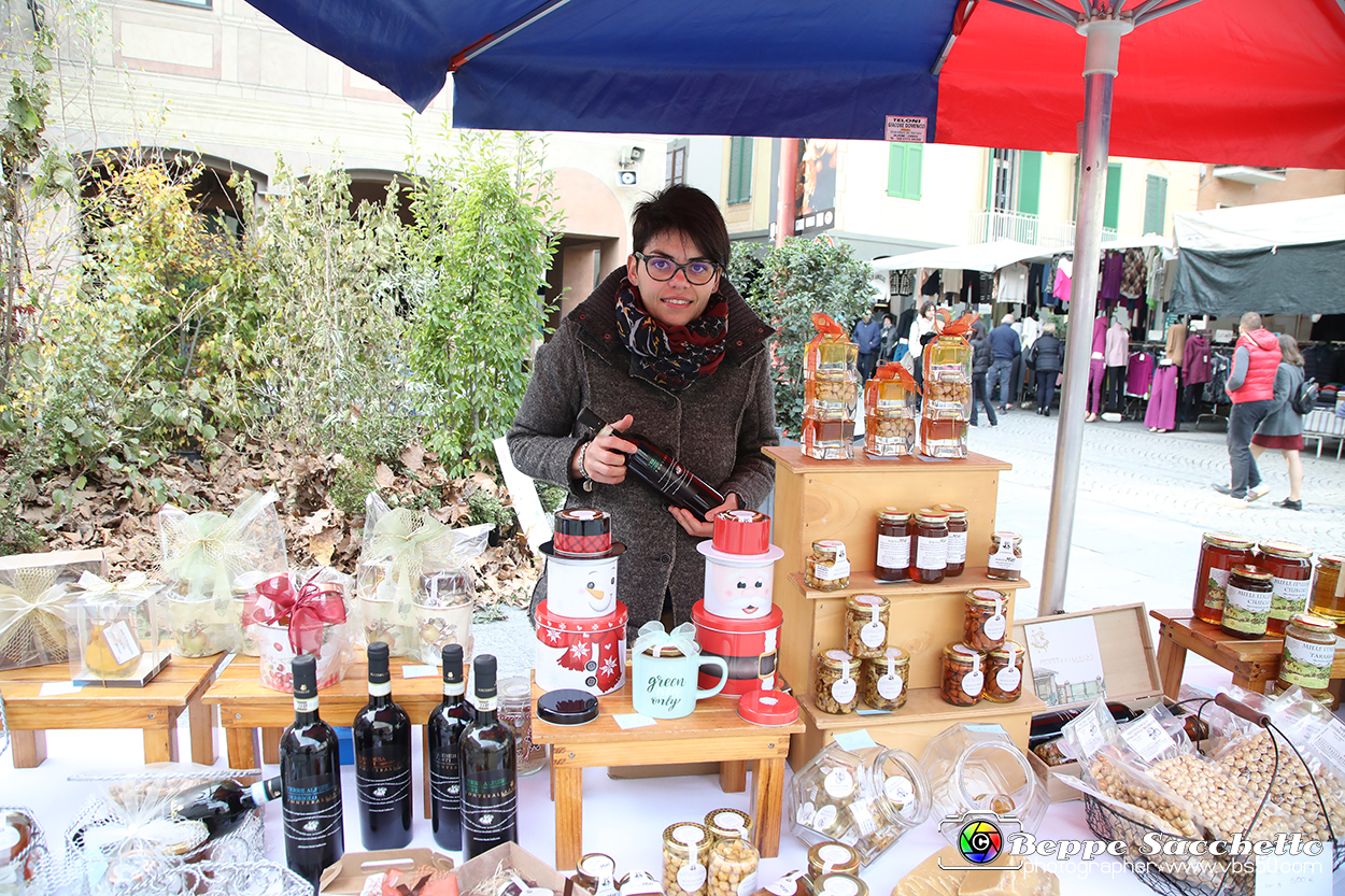 VBS_1273 - Fiera Nazionale del Tartufo e dei Santi 2022.jpg